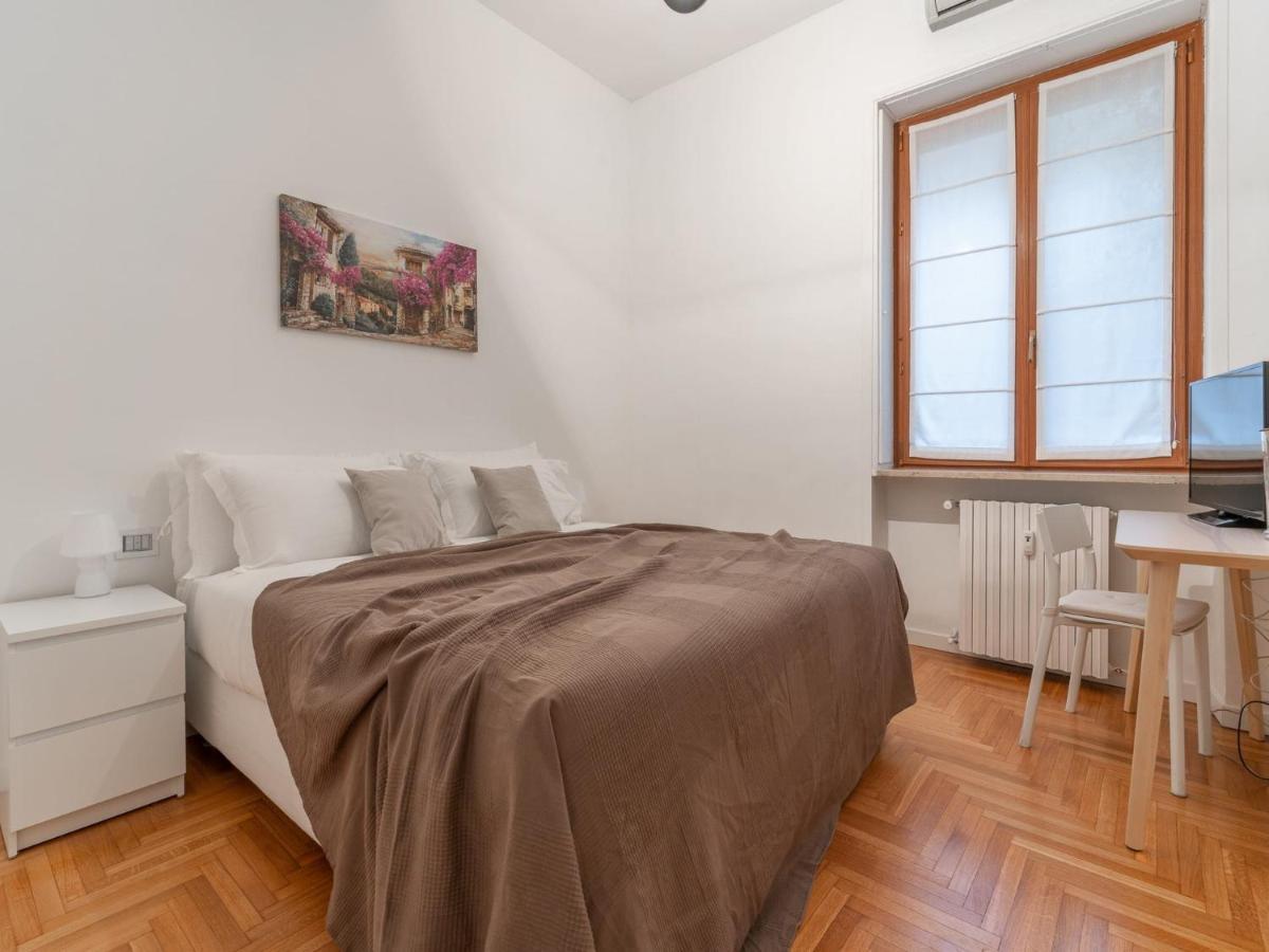 The Best Rent - Spacious Three-Bedroom Apartment In Moscova Milan Bagian luar foto