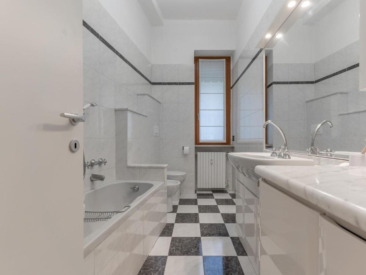 The Best Rent - Spacious Three-Bedroom Apartment In Moscova Milan Bagian luar foto