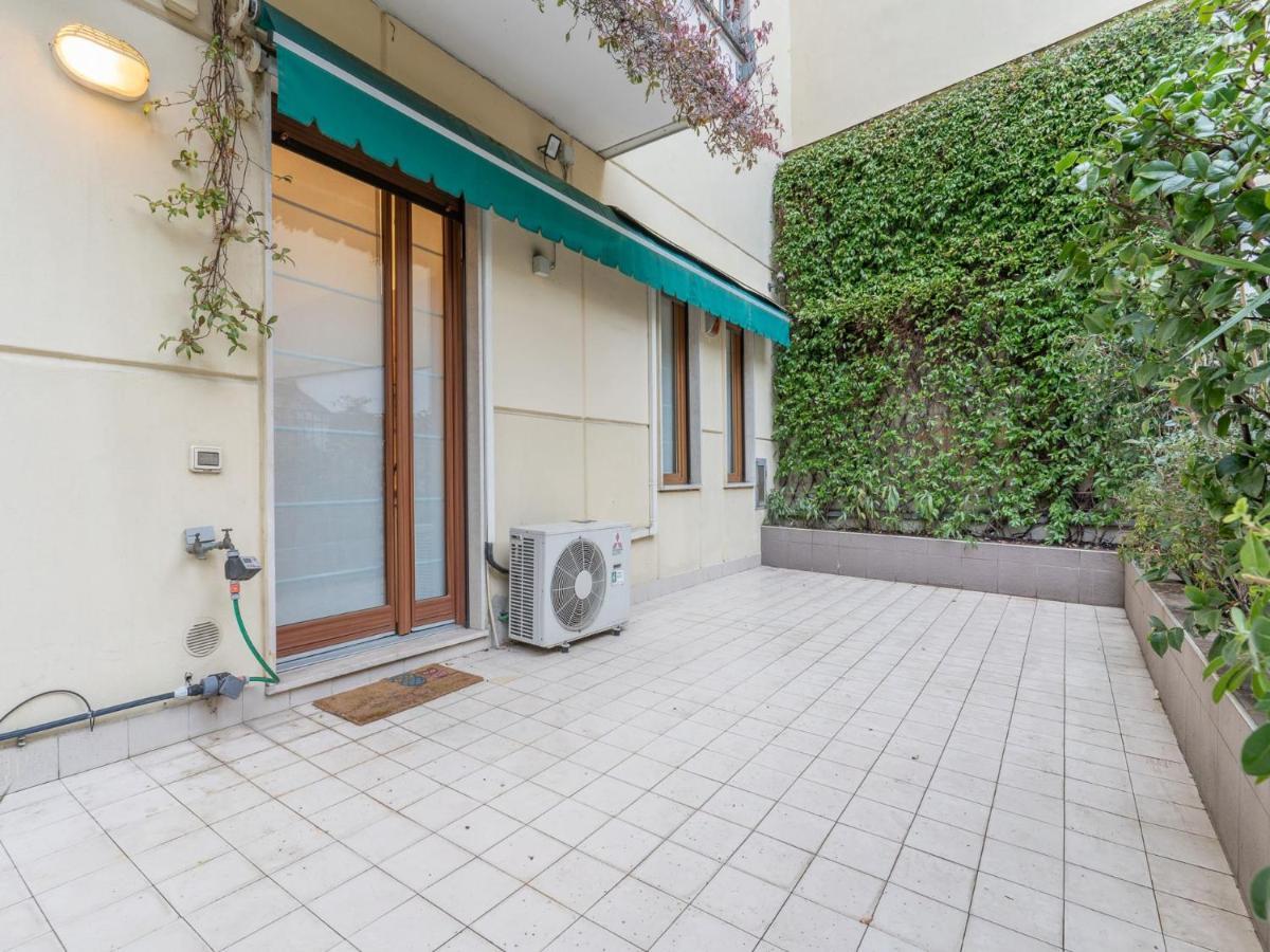 The Best Rent - Spacious Three-Bedroom Apartment In Moscova Milan Bagian luar foto