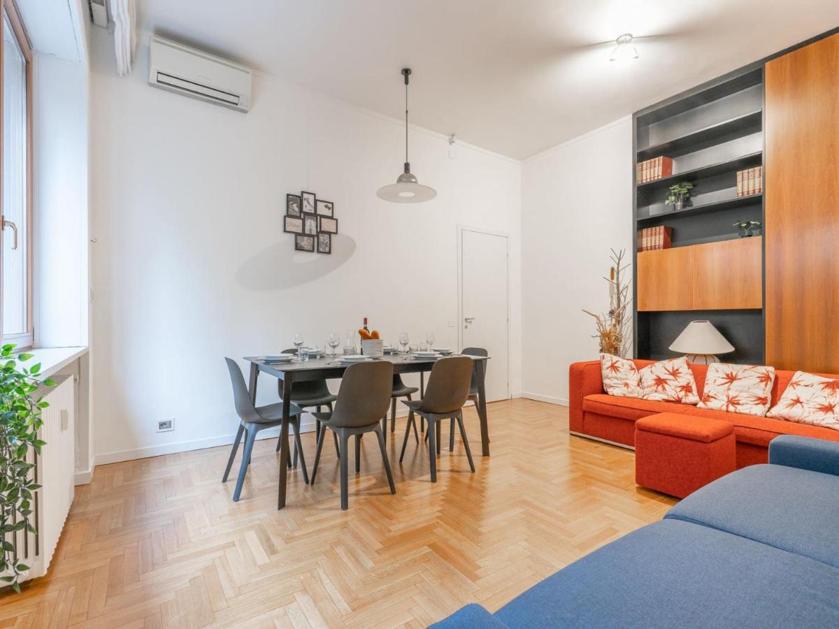 The Best Rent - Spacious Three-Bedroom Apartment In Moscova Milan Bagian luar foto