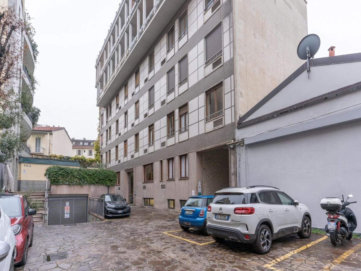 The Best Rent - Spacious Three-Bedroom Apartment In Moscova Milan Bagian luar foto