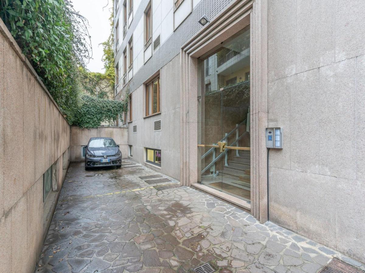 The Best Rent - Spacious Three-Bedroom Apartment In Moscova Milan Bagian luar foto